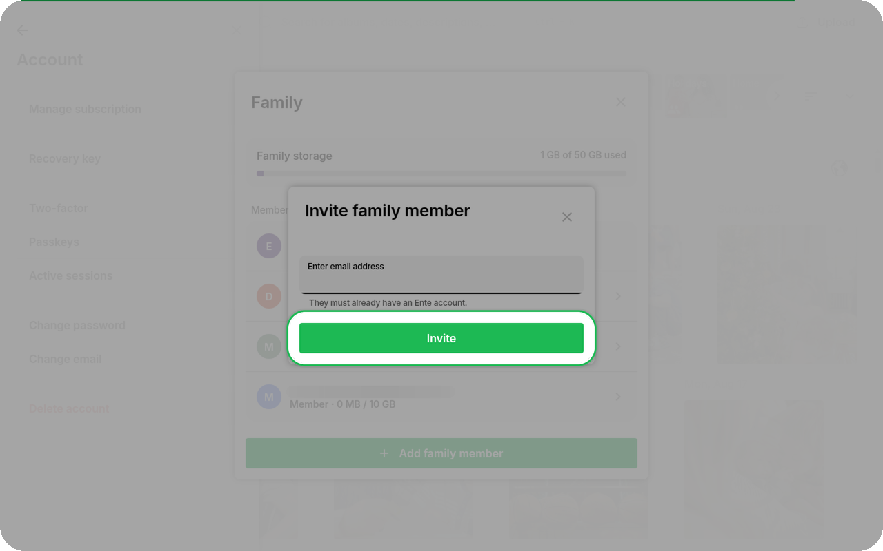 Invite family member dialog with Invite highlighted on Ente Photos web; Family list behind shows frosted Mom member email